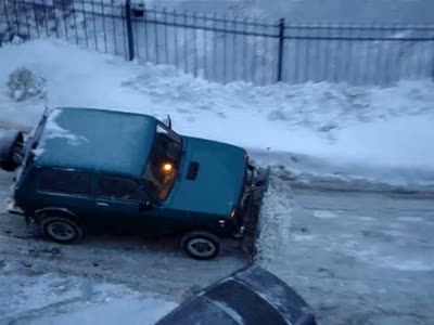 Уборка снега в Питере Нивой