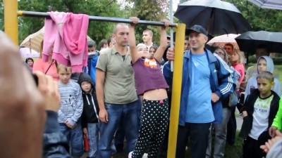 Шестилетняя девочка Марина подтягивается 26 раз