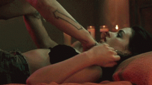 Anne_Hathaway_Havoc_001