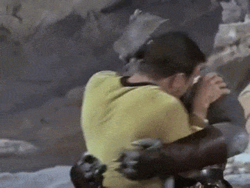 31. Когда обнимаешься с любимой тещей