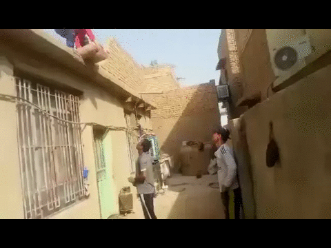 1447781845_629745827