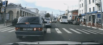 38422057472747_15-gif-3