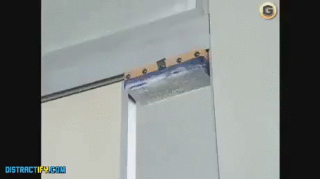 человек остановись