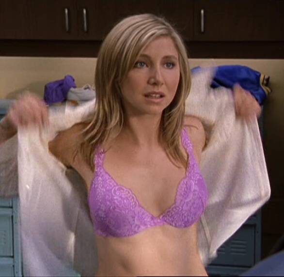 sarah-chalke-measurements