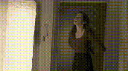 gif-devushka-syurpriz