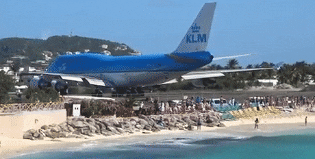 -самолет-пляж-сдуло-3127927