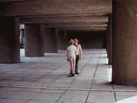 отнимает одежду и мотоцикл