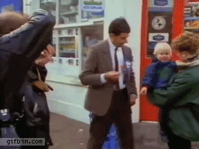 1311875663_mr_bean_photo_whith_baby