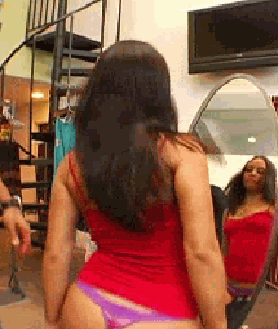 krasivie-teti-tryasut-popami-6