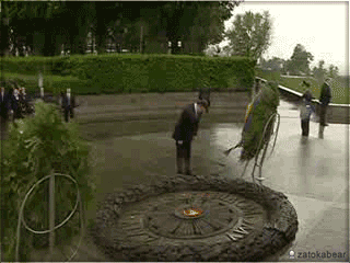 TheWreathOnTheHeadOfYanukovychACompilationFotozhab_pic24