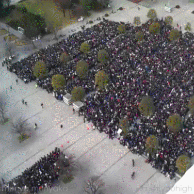 Персонал управляет очередью