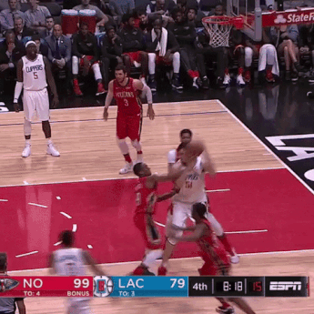 Что этот "снежок" себе вообще позволяет!