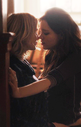 tumblr_oss3doeO081vewgq2o2_400