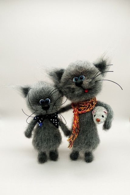 С младшим другом))