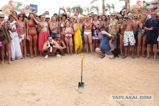 Толпа на пляже1