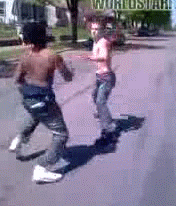 Драка белого и черного