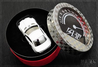 Mercedes_Cell_Phone_03