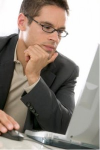 Man-at-computer-739633