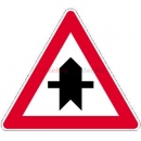 Vorfahrt-Verkehrsschild-Nr-301