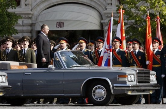 9may_victorydayparade_authority04_defenceminister