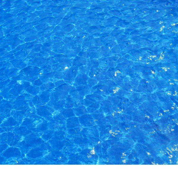 ВОДА ЯРКО ГОЛУБАЯ