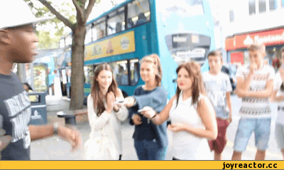 гифки-Уличная-магия-негр-366082