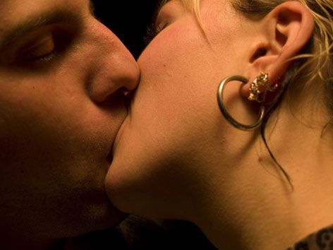 kiss