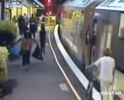 Почему он идёт так близко к краю!