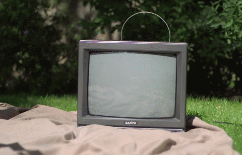 гифки-молоток-зомбоящик-меткий-бросок-511055