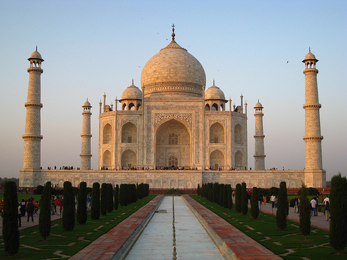 taj-mahal-india_top-places-travel-outside-united-states