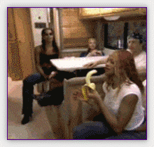 гифки-банан-девушка-песочница-366232