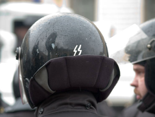 Руны у омоновца