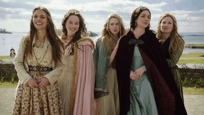Reign.S01E01.4