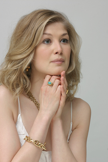 RosamundPike-MunawarHosainPortrait_Vettri.Net-16