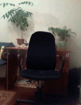 девочка и стул