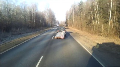 Не смог довезти свои дровишки...