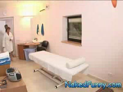 у масажиста на приёме.