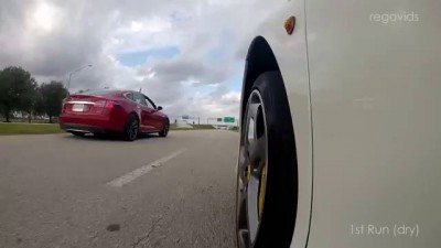 Tesla Model S P85D vs Ferrari 458 Italia