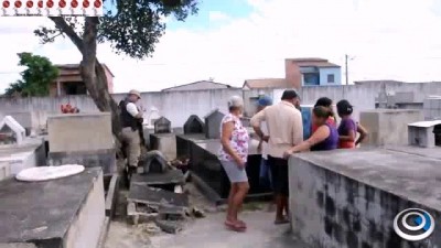 Замочили на кладбище ...