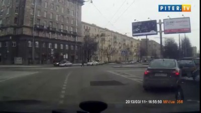 Автоледи сбила двух девушек на переходе и скрылась!