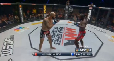 Энтони Джонсон победил Майка Кайла нокаутом (удар рукой),