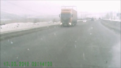 Неудачно перестроился...