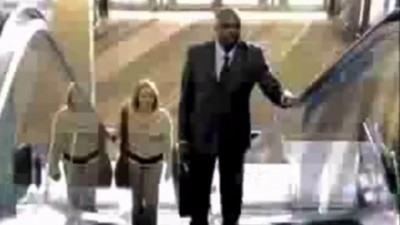 застрявшие на эскалаторе