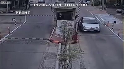 Два охранника отразили нападение