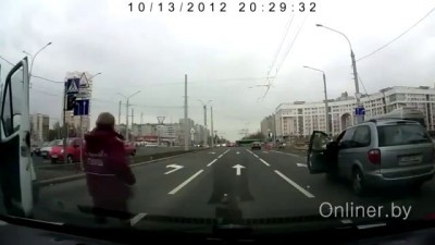 Водитель минивена сбил пешехода