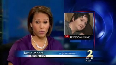 Шутник приклеил к унитазу 40-летнюю женщину