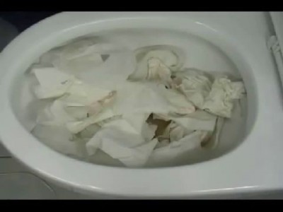 Прочистка засорившегося унитаза по-корейски