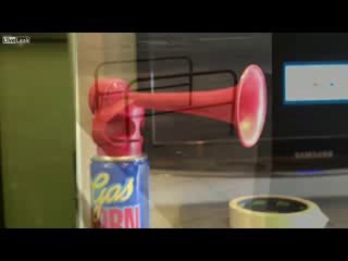 Забавный розыгрыш с айфоном.