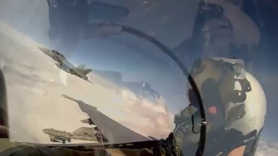 Как передать шеколад второму пилоту