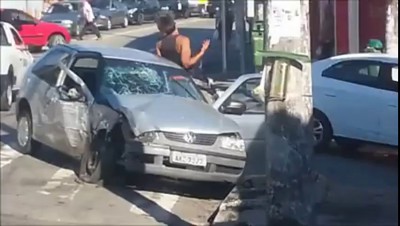 странная реакция